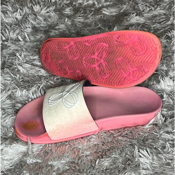 Aritzia TNA Slides - Picture 3 of 4